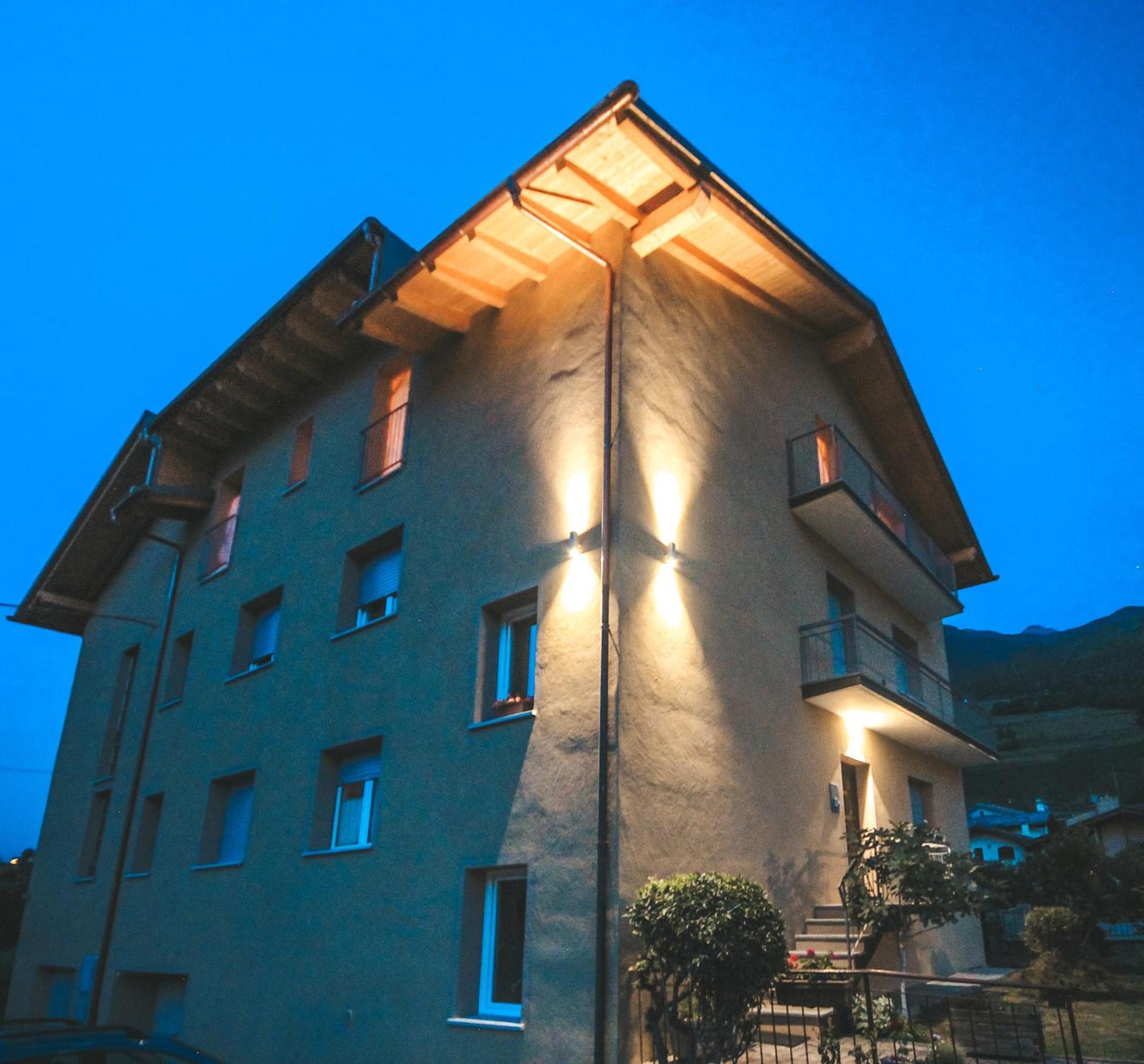 Hotel L'Adret Gressan Exterior foto